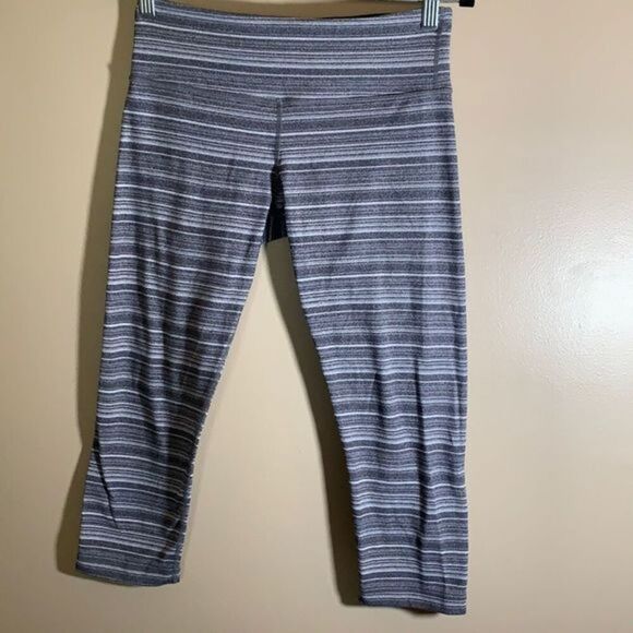Lululemon Coal Strata Stripe Wunder Under Crops - Picture 1 of 4